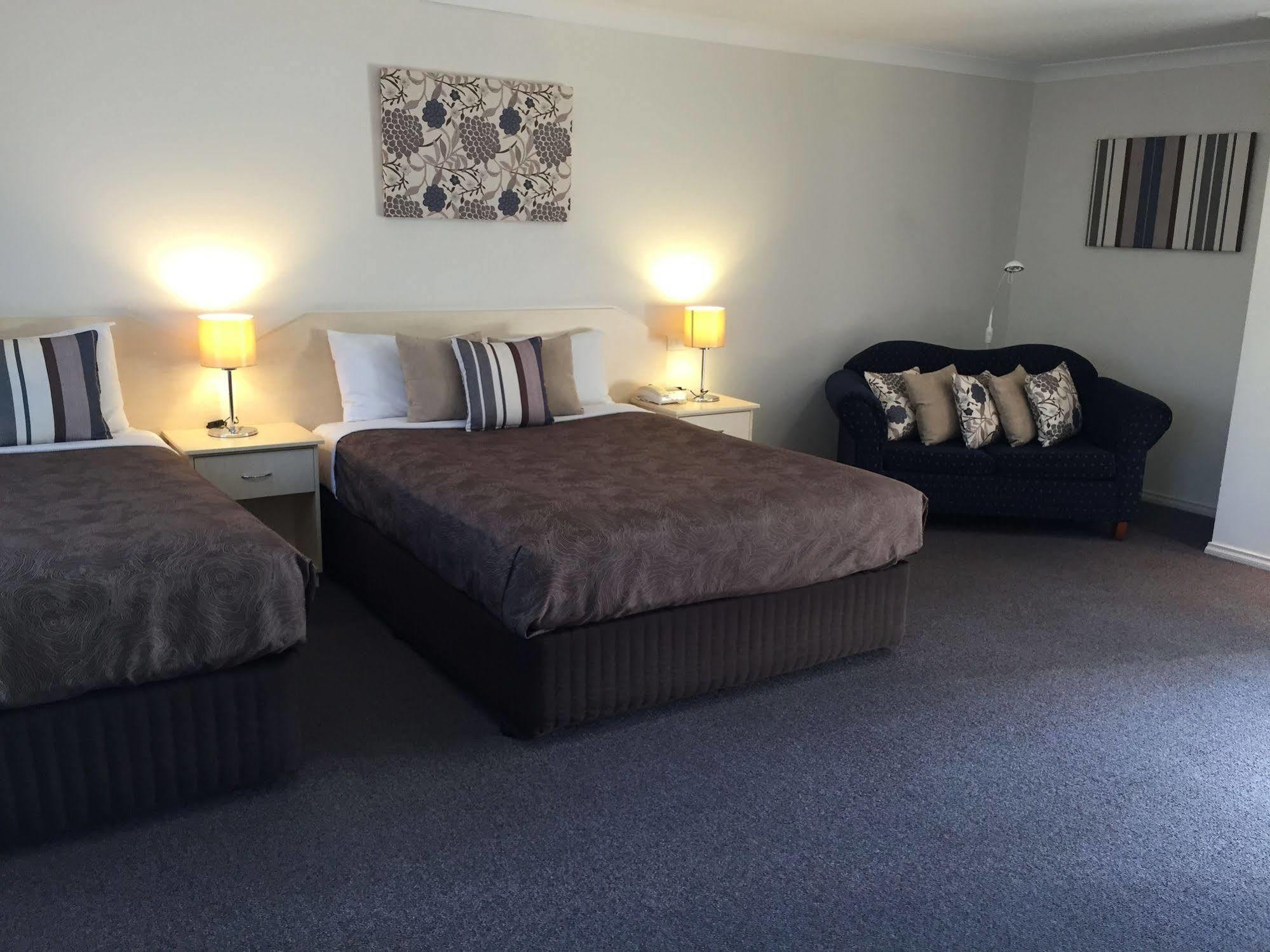 Tuckerbox Motor Inn Gundagai Buitenkant foto