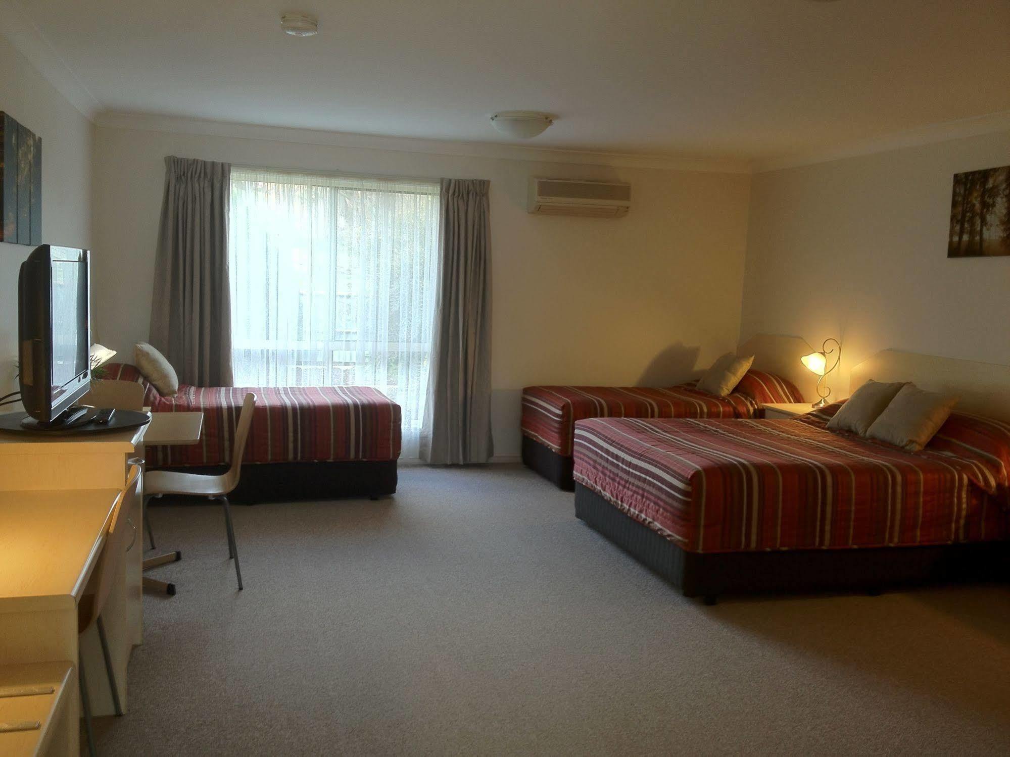 Tuckerbox Motor Inn Gundagai Buitenkant foto