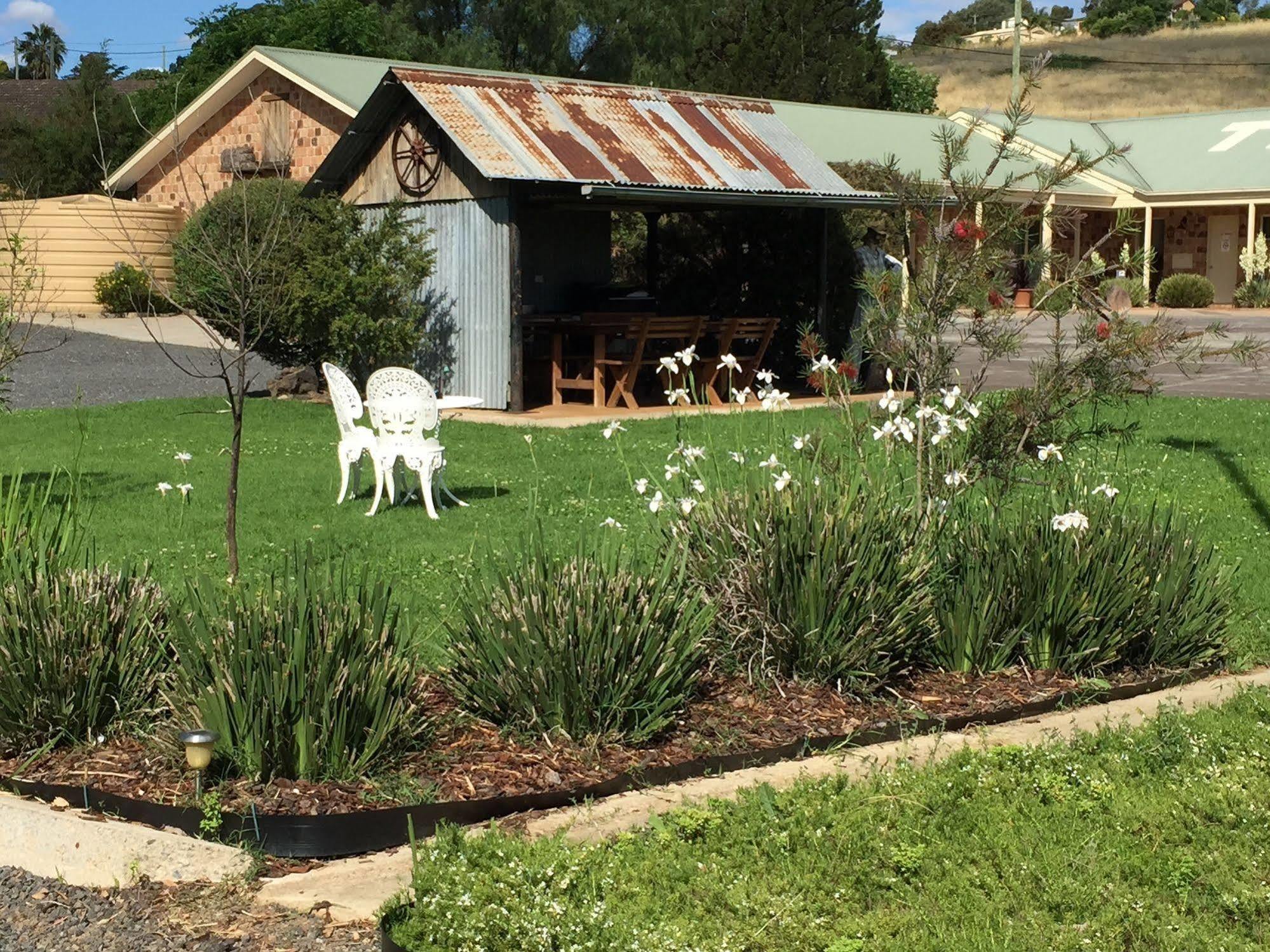 Tuckerbox Motor Inn Gundagai Buitenkant foto