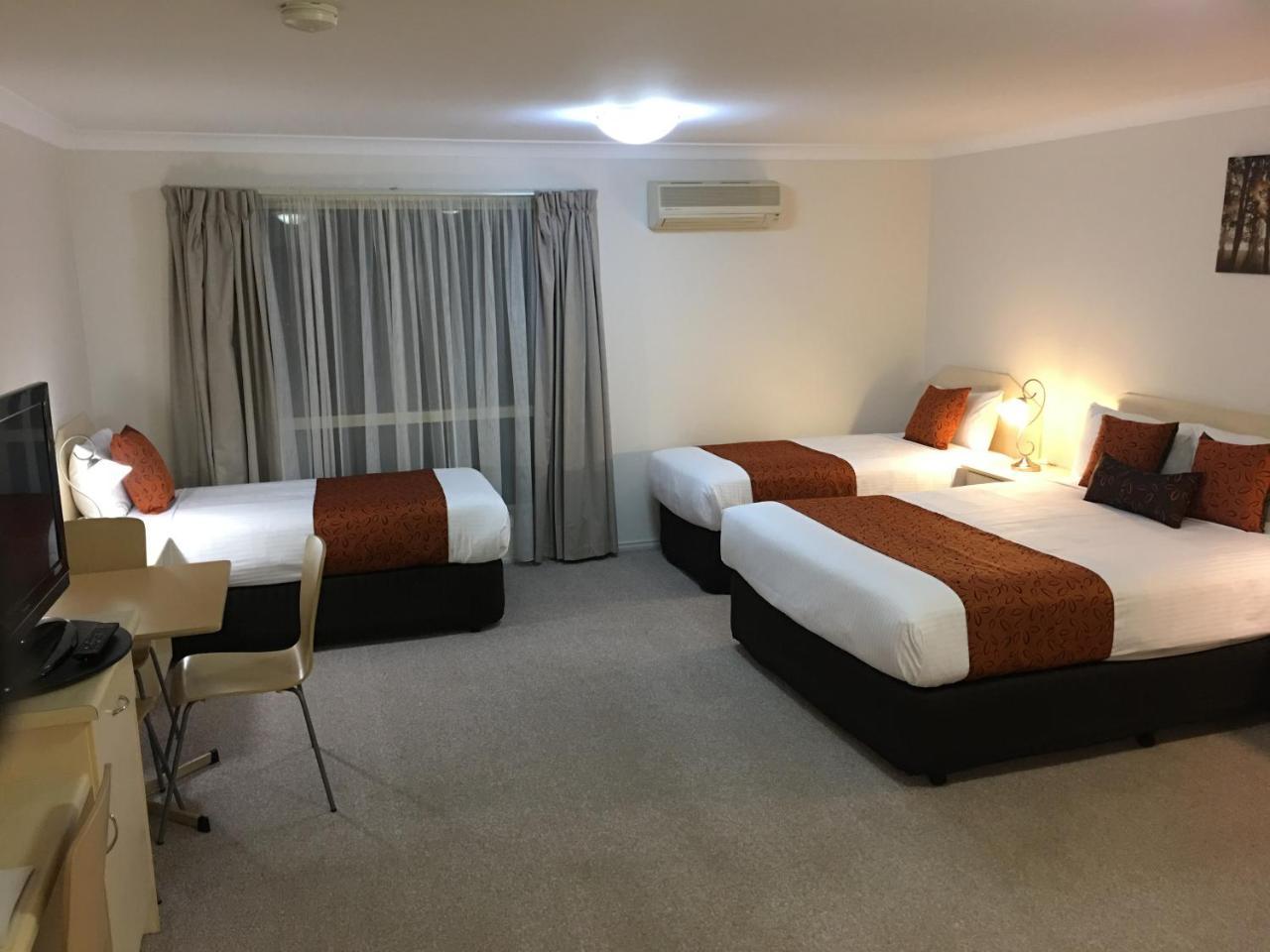 Tuckerbox Motor Inn Gundagai Buitenkant foto
