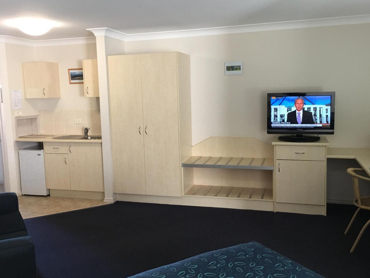 Tuckerbox Motor Inn Gundagai Buitenkant foto